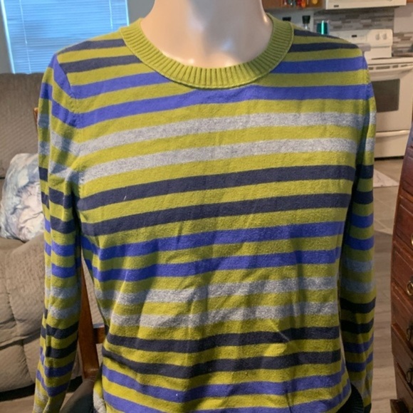 IZOD Junior Sweater Size Large - Picture 1 of 4